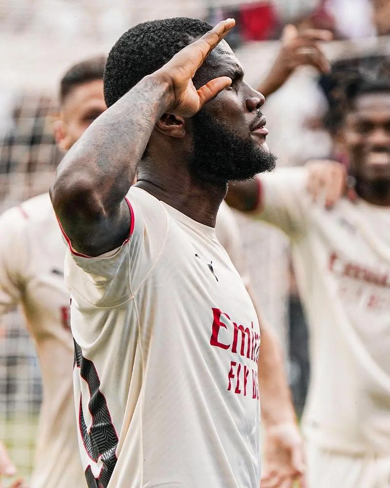 FC26欧冠黄金时刻卡：哈兰德、亚马尔、米利唐、埃斯特旺在列（FC26欧冠黄金时刻卡曝光：哈兰德、亚马尔、米利唐与埃斯特旺入选）