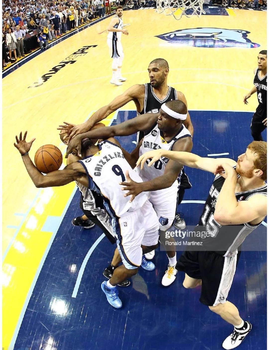 英超首次助攻，吉滕斯本赛季各项赛事助攻数为切尔西队内最多（英超处子助攻！吉滕斯本季各项助攻数领跑切尔西）