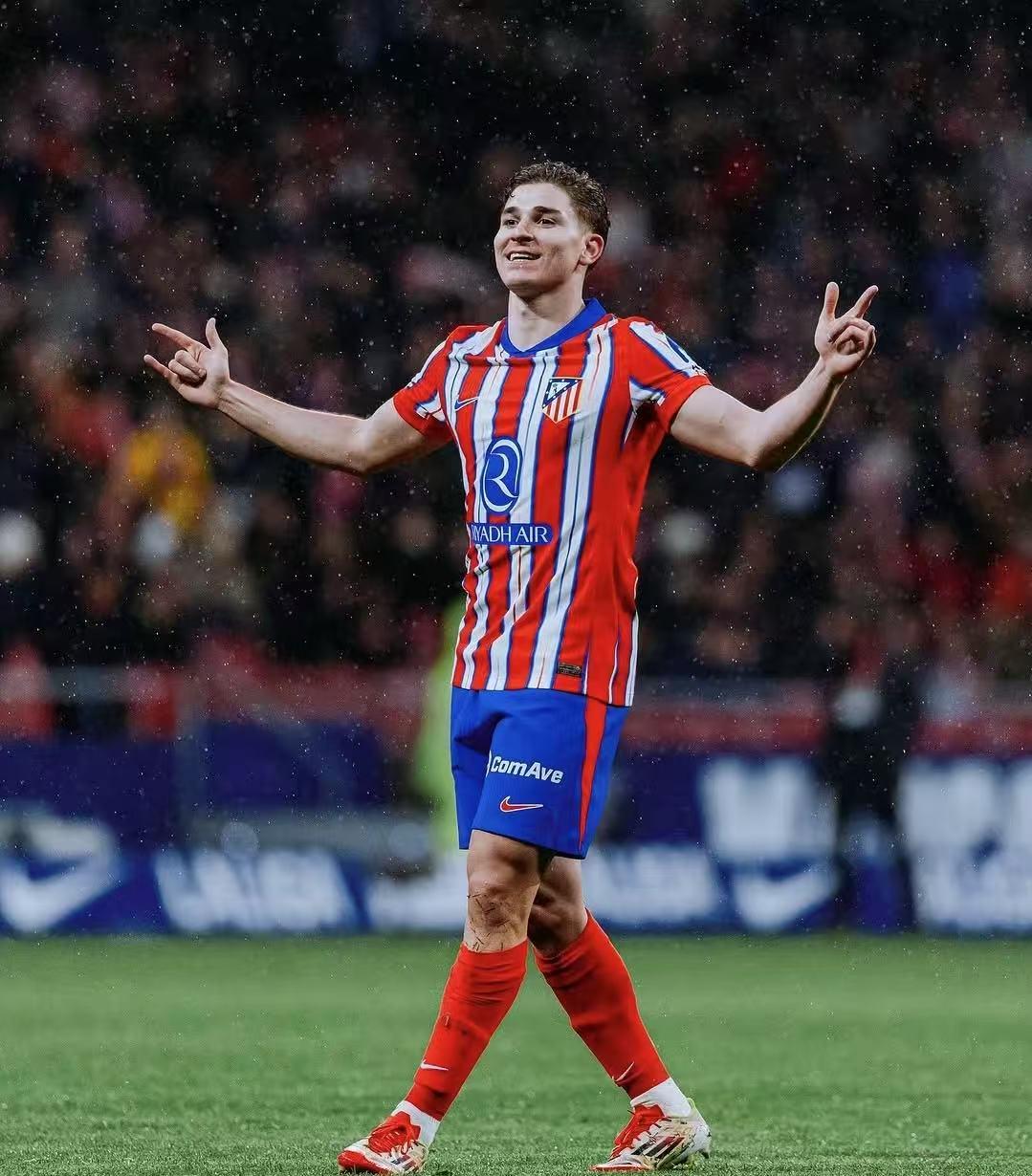 记者：卡马文加和赫伊森几乎肯定无法参加对阵曼城的比赛（记者：卡马文加、赫伊森基本无缘战曼城）