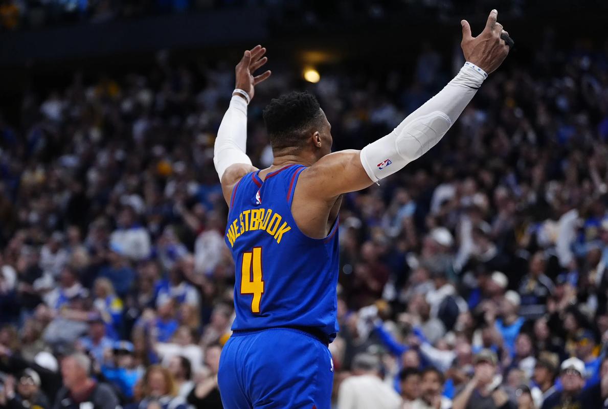 中足联官方：球员收取合同外超1万元的现金或物品，需事先申报（中足联：球员如获合同外超万元现金或礼品，须提前申报）