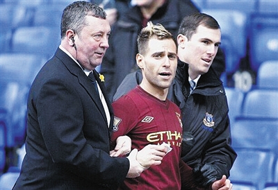 博努奇：我坚信加图索带领国家队走的是正确道路（博努奇：坚信加图索正带领国家队走上正确轨道）