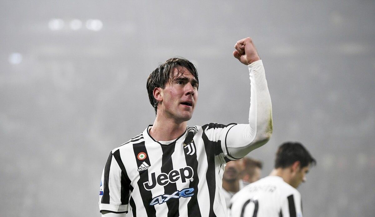 足协杯决赛——中国足坛本年度最后一场焦点战！明晚...（足协杯巅峰对决：明晚上演中国足坛年度收官之战）