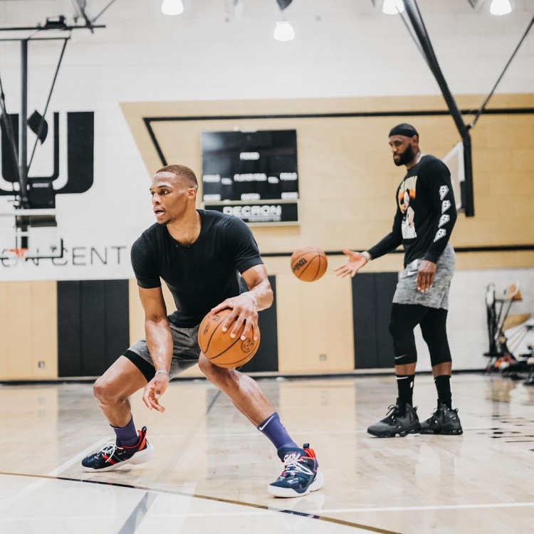 库拉索主帅：加图索一直为失败找借口，我想在世界杯踢意大利（库拉索主帅：加图索常为失利找借口，盼世界杯对阵意大利）