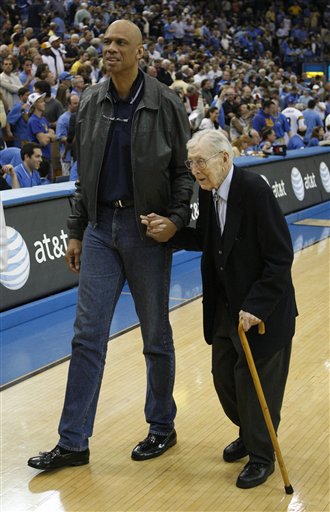 萨利巴身价上涨至9000万欧，成为世界上身价最高的后卫（萨利巴身价涨至9000万欧，登顶世界后卫身价榜首）