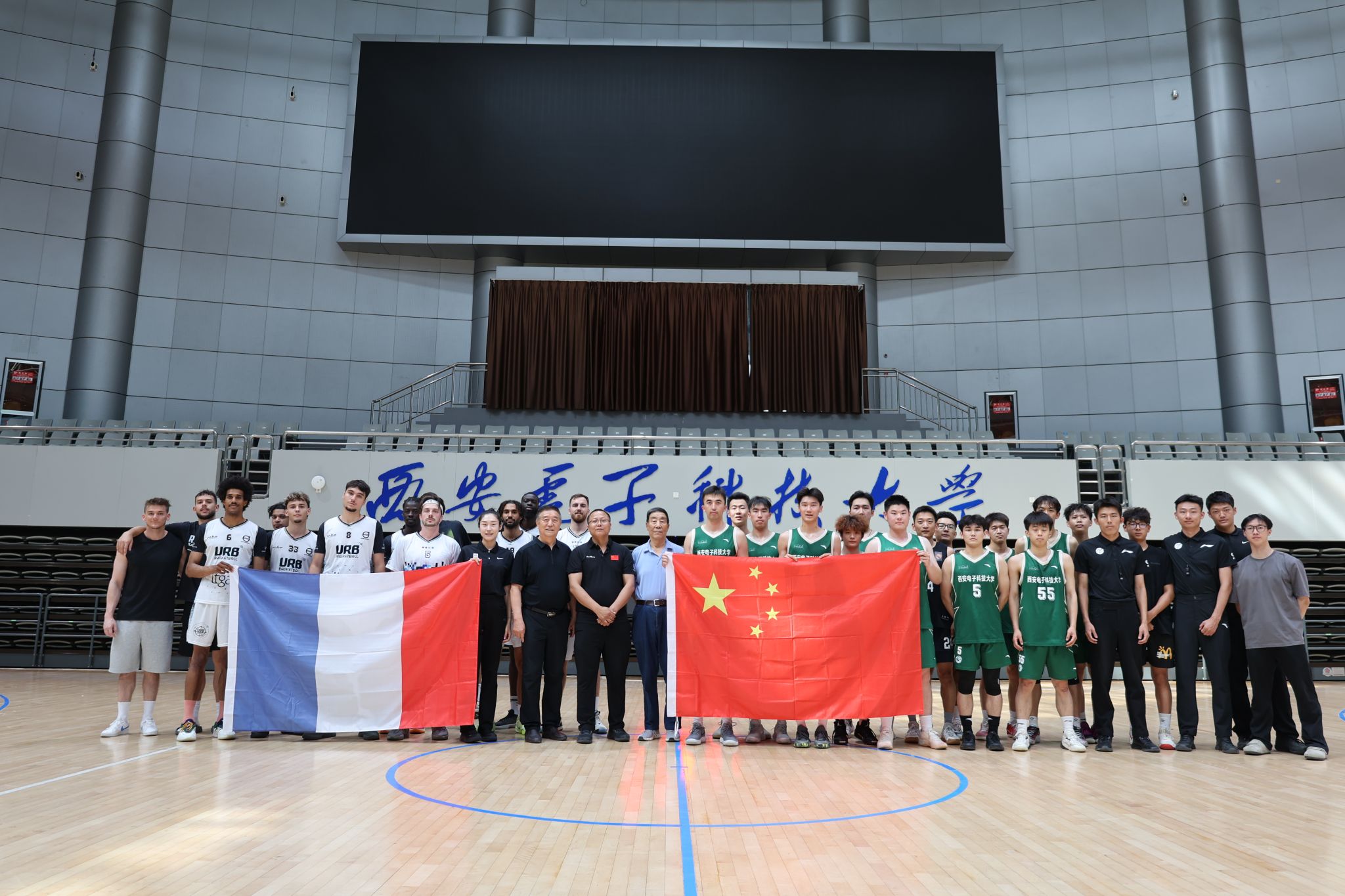 卫报：塞内加尔18岁门将被假经纪人诈骗，在国外被绑架身亡（卫报：假经纪人设局，塞内加尔18岁门将在海外遭绑架遇害）